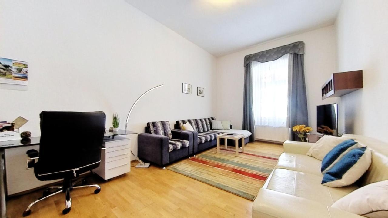Central Apartmany Biela Street Братислава Экстерьер фото