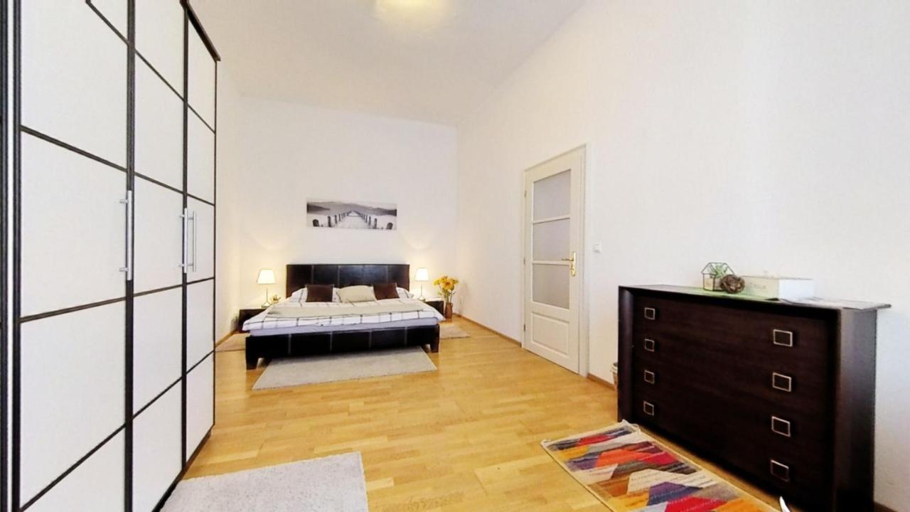 Central Apartmany Biela Street Братислава Экстерьер фото
