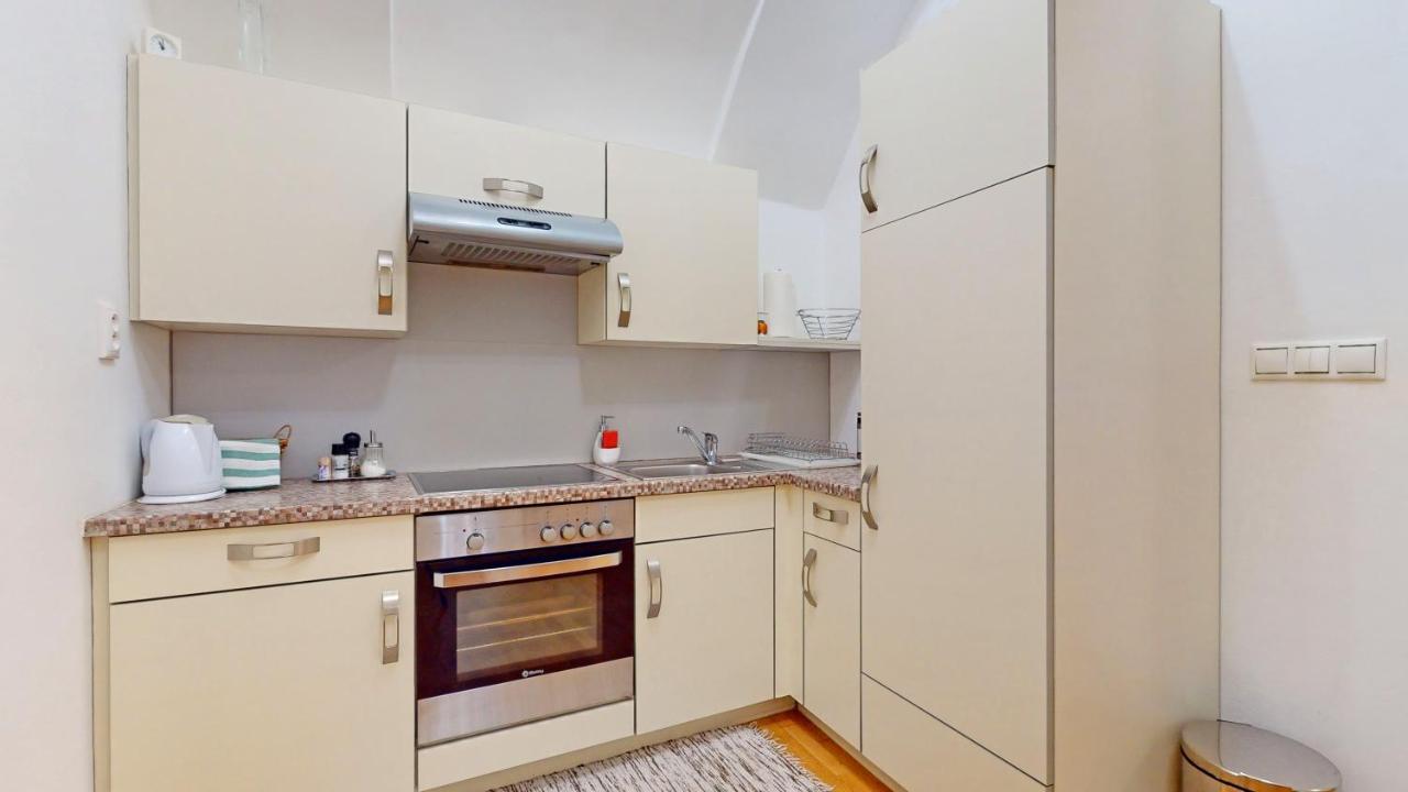 Central Apartmany Biela Street Братислава Экстерьер фото