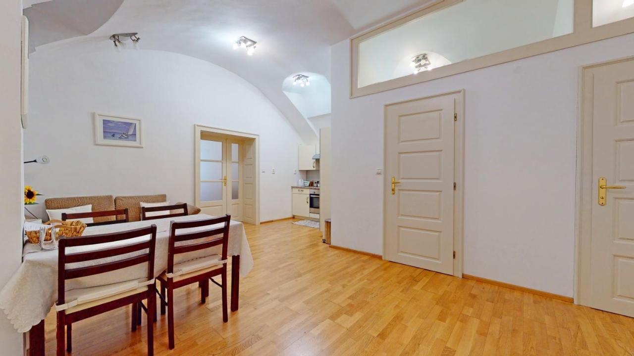 Central Apartmany Biela Street Братислава Экстерьер фото