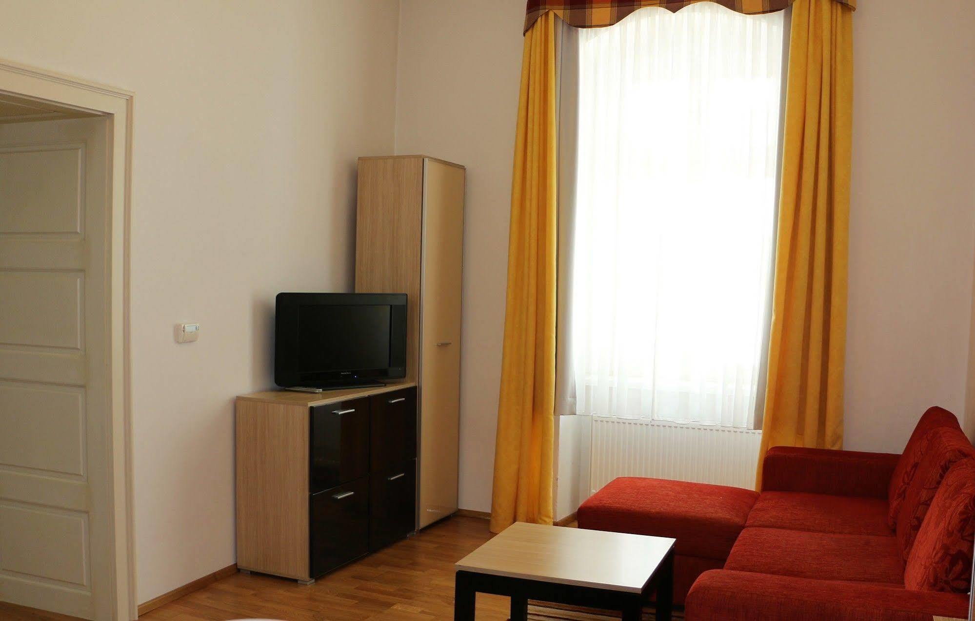 Central Apartmany Biela Street Братислава Экстерьер фото